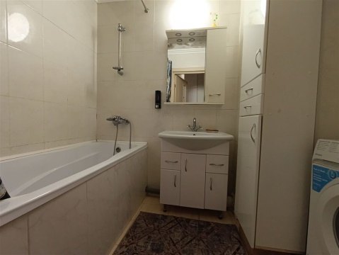 2-к квартира, 5/6 эт., 60м²