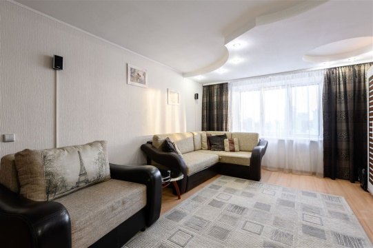 2-к квартира, 10/15 эт., 50м²