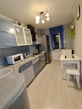 3-к квартира, 9/9 эт., 61м²
