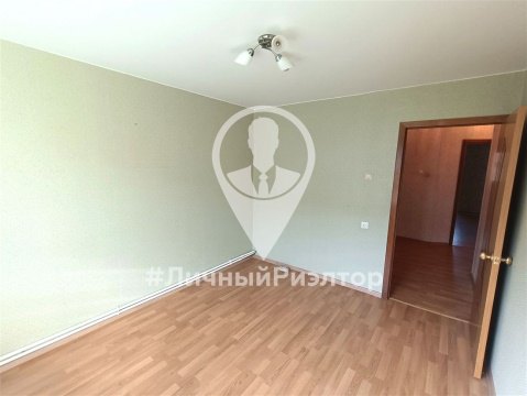 2-к квартира, 1/3 эт., 50м²